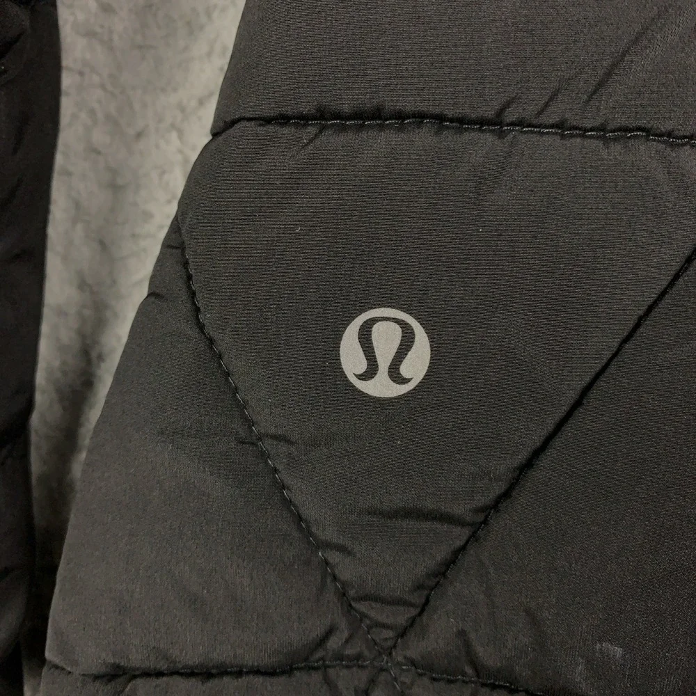 Lululemon Fluffed Up Jacket Women's 8 Black Zip Up Goose Down Reflective Running